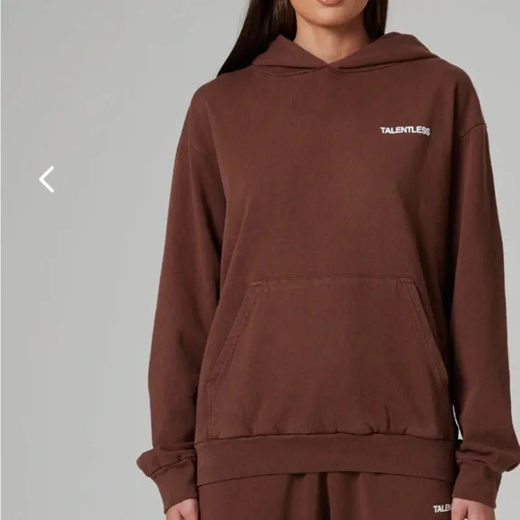TALENTLESS WOMENS LIGHTWEIGHT HOODIE
Size small color| truffle - Picture 1 of 7